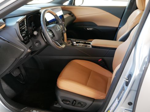 Certified 2025 Lexus RX 350 w/ Convenience Package image 4