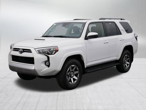 Certified 2024 Toyota 4Runner TRD Off-Road AWD/4WD image 3