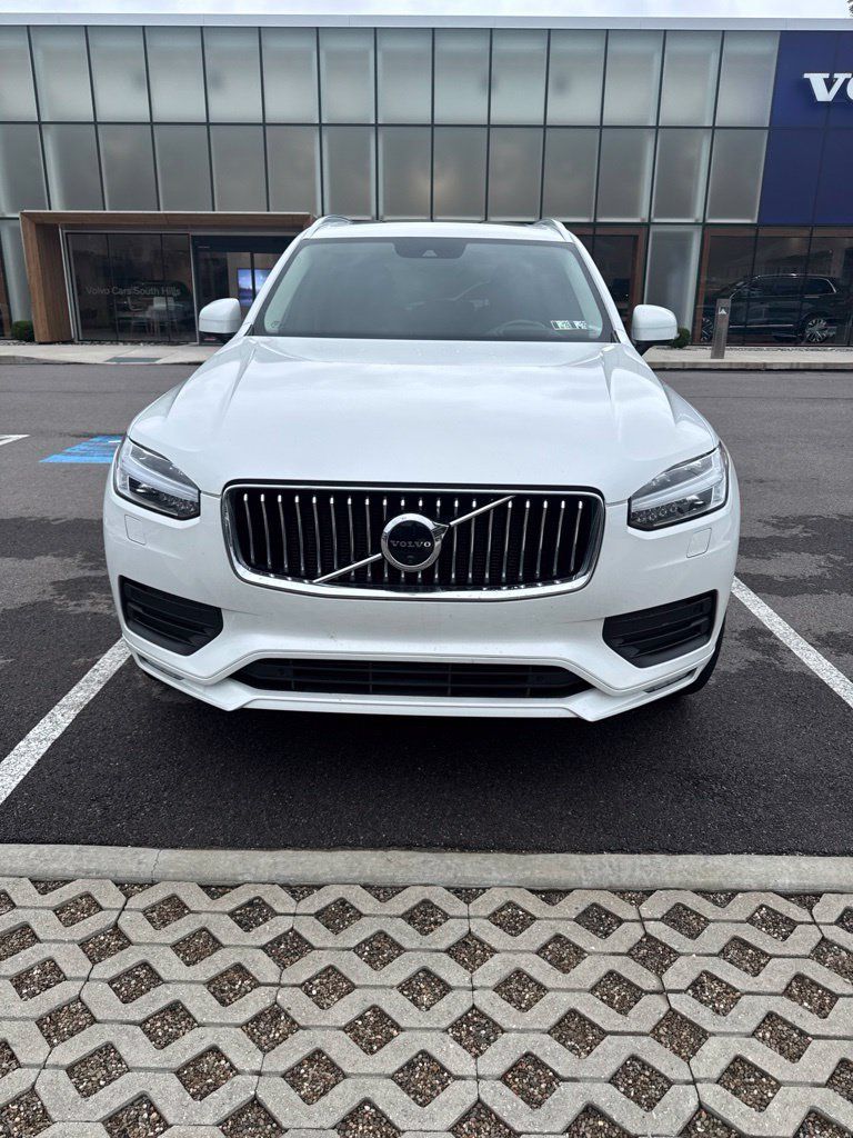 Used 2020 Volvo XC90 T6 Momentum AWD/4WD image 1