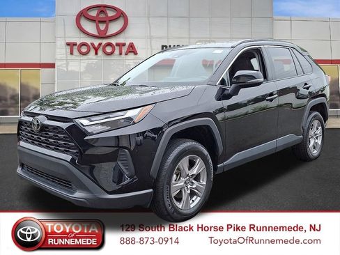 Certified 2025 Toyota RAV4 XLE FWD image 3
