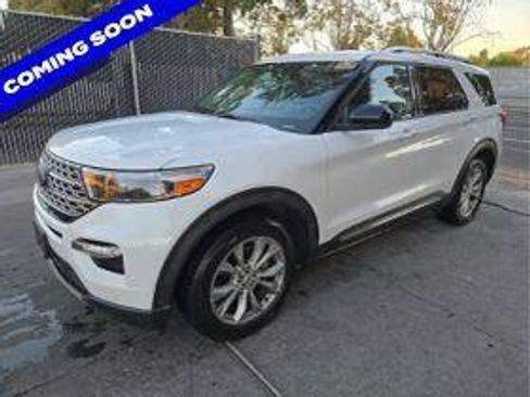 Used 2023 Ford Explorer Limited AWD/4WD image 1