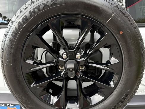 Used 2025 Jeep Wrangler Unlimited Sahara w/ Safety Group image 22