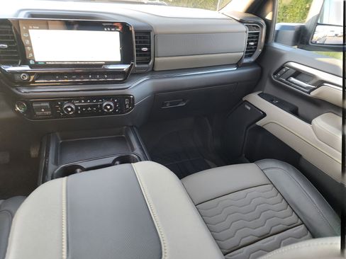 New 2026 Chevrolet Silverado 2500 ZR2 image 8