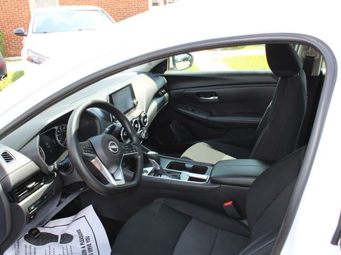 Used 2024 Nissan Sentra SV FWD image 10