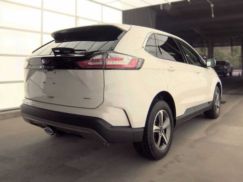 Used 2024 Ford Edge SEL w/ Convenience Package AWD/4WD image 4