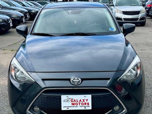 Used 2020 Toyota Yaris LE FWD image 3