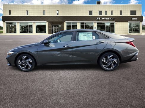 New 2026 Hyundai Elantra Limited FWD image 6