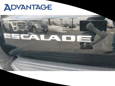 Used 2022 Cadillac Escalade Premium Luxury image 5