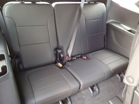 Used 2023 Chevrolet Traverse Premier image 15