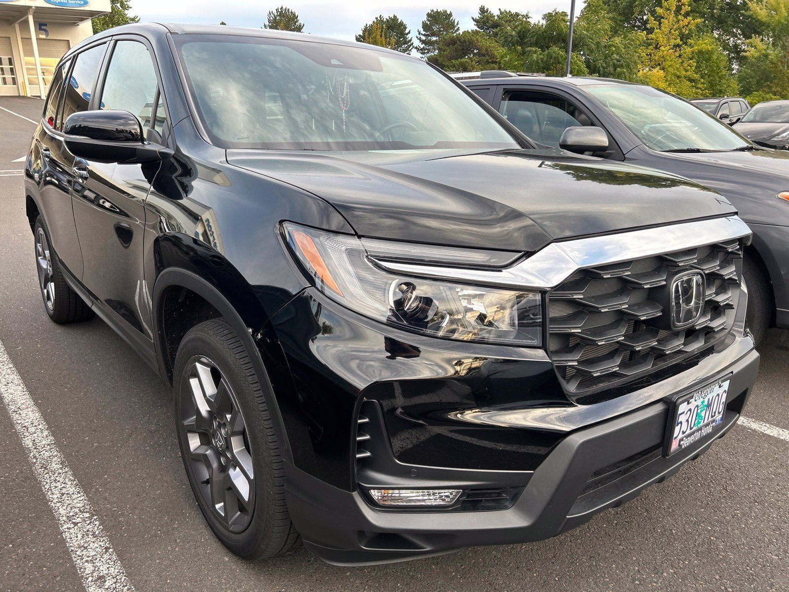 Used 2023 Honda Passport EX-L image 2