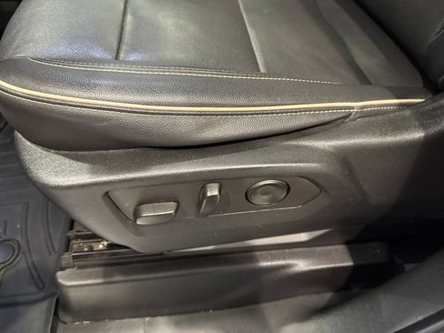 Used 2021 Chevrolet Tahoe Premier AWD/4WD image 27