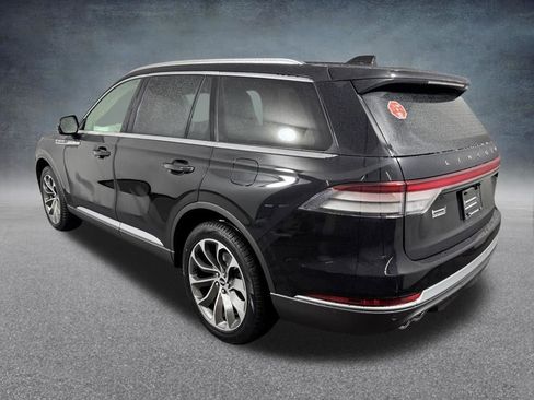 New 2026 Lincoln Aviator AWD image 4