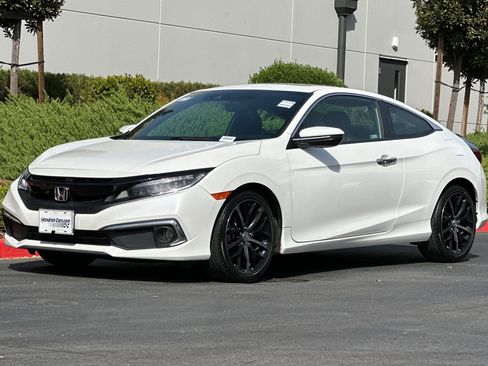Used 2019 Honda Civic Touring image 9