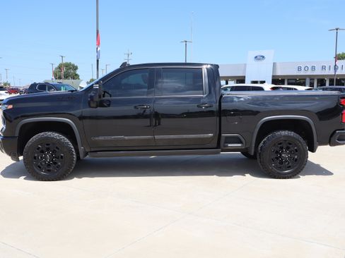 Used 2024 Chevrolet Silverado 3500 High Country w/ High Country Premium Package AWD/4WD image 9