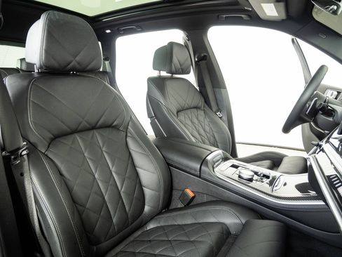Used 2025 BMW X5 M60i AWD/4WD image 22
