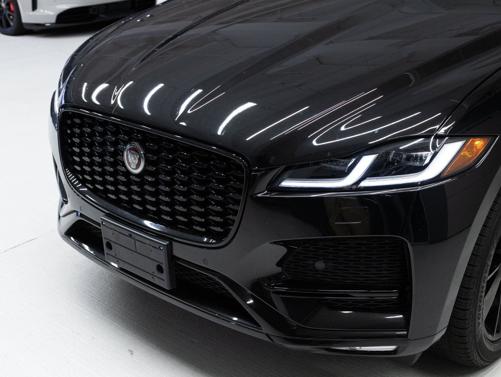 Used 2023 Jaguar F-PACE S AWD/4WD image 30