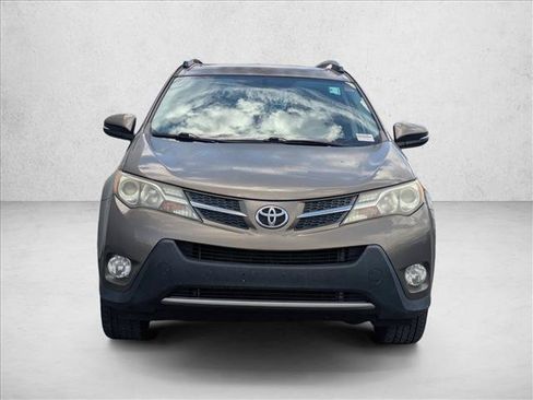 Used 2014 Toyota RAV4 XLE FWD image 2