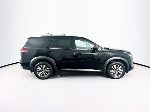 Used 2024 Nissan Pathfinder SL image 10