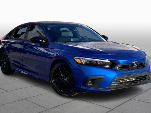 Used 2022 Honda Civic Sport image 2