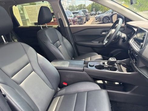 Used 2023 Nissan Rogue SV w/ SV Premium B Package AWD/4WD image 14