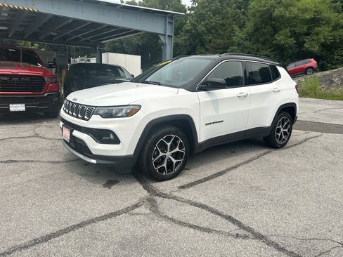 Certified 2024 Jeep Compass Limited AWD/4WD image 1