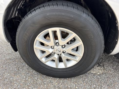 Used 2016 Nissan Frontier SV RWD image 10