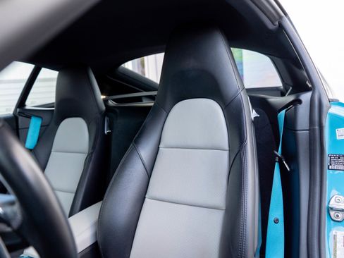 Used 2020 Porsche 718 Cayman image 9