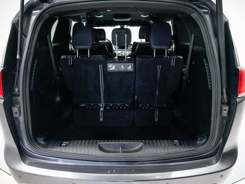 Used 2019 Chrysler Pacifica Touring-L w/ S Appearance Package image 9
