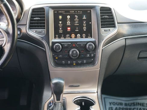 Used 2017 Jeep Grand Cherokee Limited AWD/4WD image 39