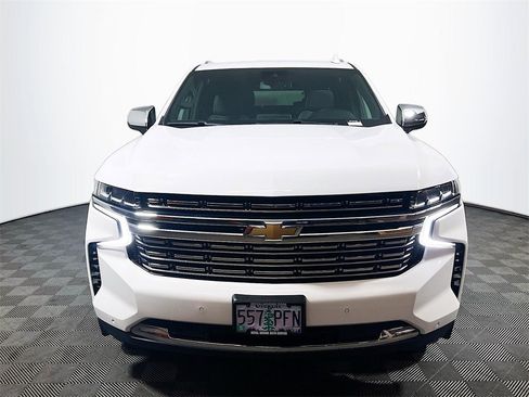 Used 2023 Chevrolet Suburban Premier image 3