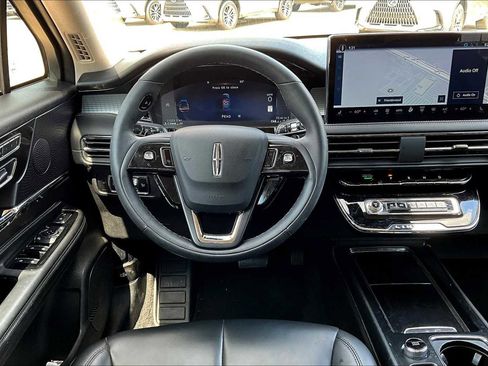 Used 2024 Lincoln Corsair Premiere image 6