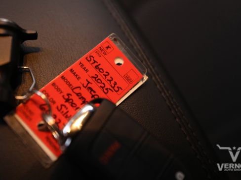 New 2025 Jeep Compass Sport image 40