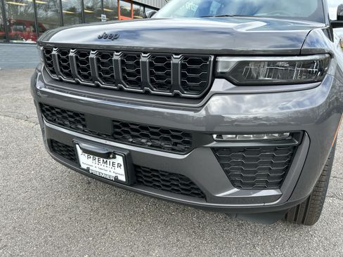 Used 2026 Jeep Grand Cherokee Limited w/ Limited Altitude Package AWD/4WD image 10