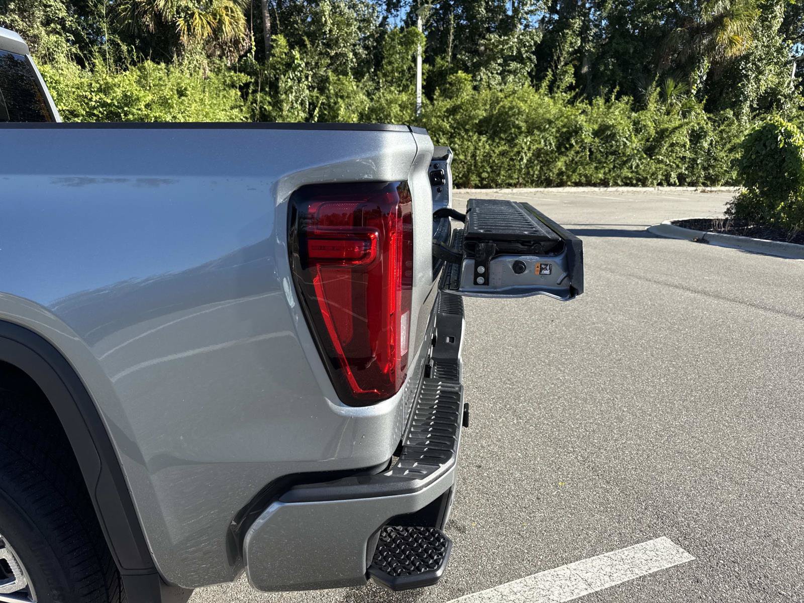 Used 2025 GMC Sierra 1500 Denali Ultimate AWD/4WD image 32