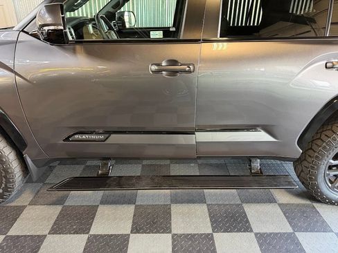 Used 2024 Toyota Sequoia Platinum AWD/4WD image 9