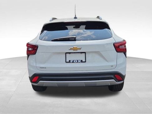 Certified 2024 Chevrolet Trax LT w/ Driver Confidence Package FWD image 4