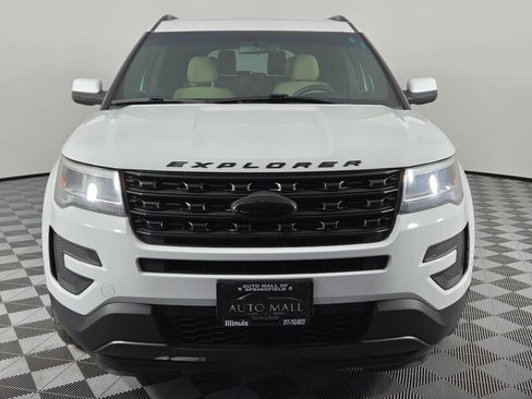 Used 2017 Ford Explorer 4WD image 2