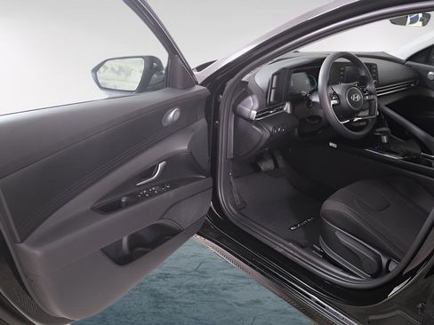 New 2025 Hyundai Elantra Blue image 24