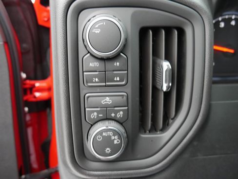 New 2026 Chevrolet Silverado 1500 Custom Trail Boss w/ Dark Appearance Package image 11