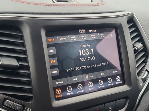 Used 2022 Jeep Cherokee Trailhawk w/ Comfort/Convenience Group image 24