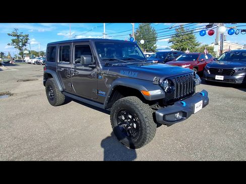 Used 2024 Jeep Wrangler Unlimited AWD/4WD image 2