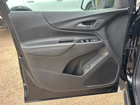 Used 2024 Chevrolet Equinox Premier image 15