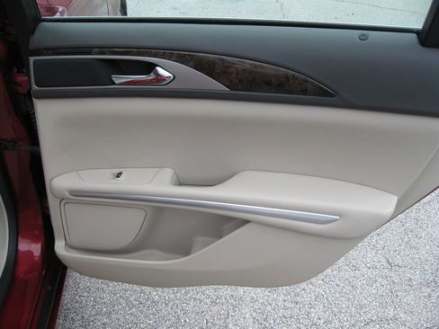 Used 2016 Lincoln MKZ Hybrid With Sunroof w/ Equipment Group 600A Reserve image 30