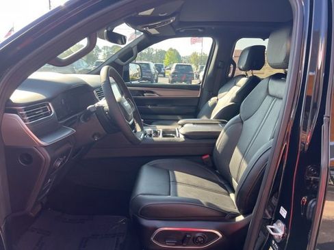 New 2026 Jeep Grand Wagoneer Limited AWD/4WD image 7