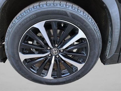 Used 2021 Toyota Highlander XSE image 24