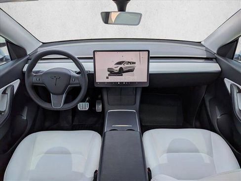 Used 2022 Tesla Model Y Performance image 17
