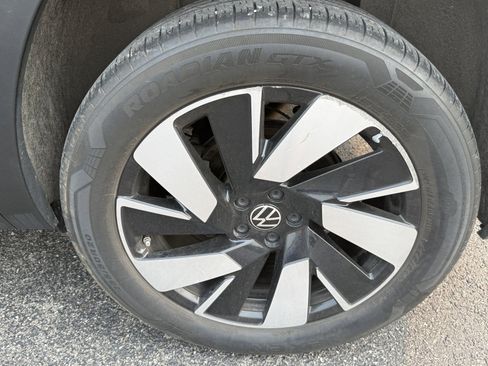 Used 2024 Volkswagen Atlas Cross Sport SE AWD/4WD image 22