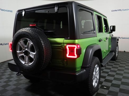 Used 2018 Jeep Wrangler Unlimited Sport S AWD/4WD image 6