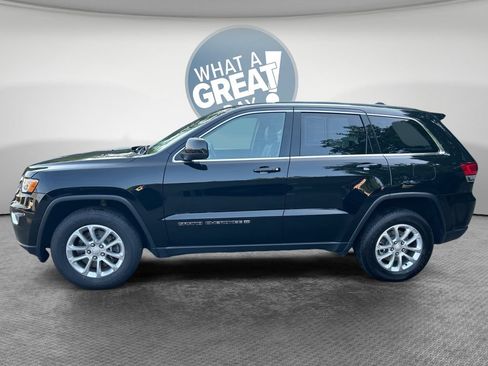 Certified 2022 Jeep Grand Cherokee Laredo X AWD/4WD image 7