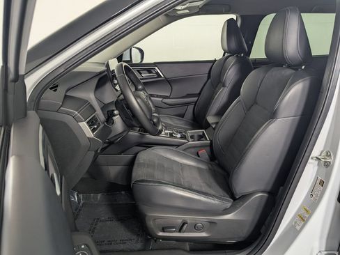 Used 2022 Mitsubishi Outlander SE FWD image 14